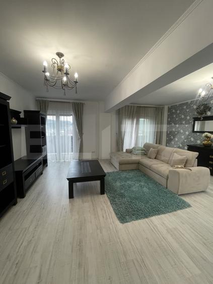 Apartament cu 3 camere decomandat, mobilat în Central
