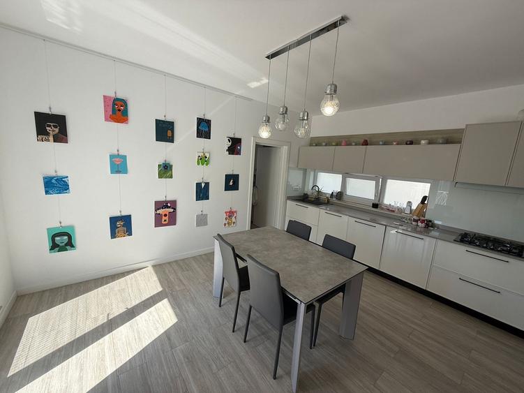 Casă individuală cu 6 camere cu Piscina în Tomis Plus
