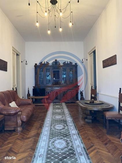 Casă cu 4 camere în Central
