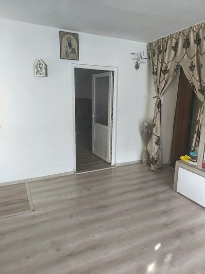 Casă cu Teren 2200 Mp în Crucea