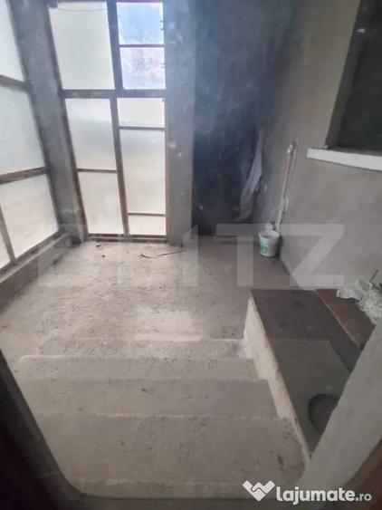 Casă cu 5 camere cu Teren 1140 Mp în Tomești