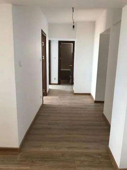 Apartament cu 4 camere decomandat în Pantelimon