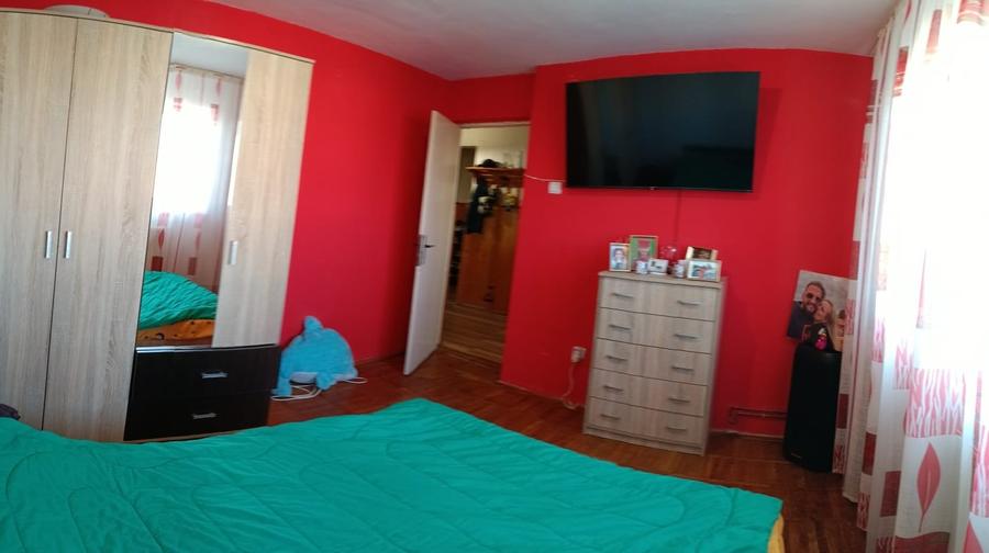 Apartament cu 3 camere decomandat în Craiter