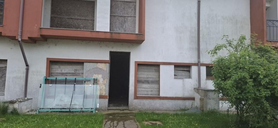 Duplex cu 3 camere cu Canalizare în Mihail Kogălniceanu