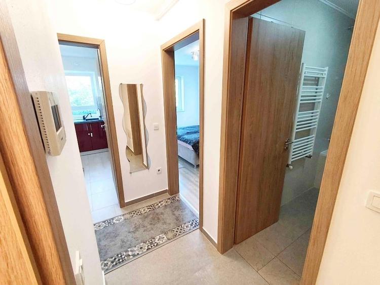 Apartament cu 2 camere decomandat în Tractorul