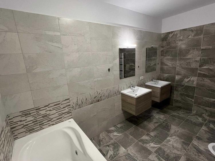 Apartament cu 3 camere decomandat în Dumbrăvița