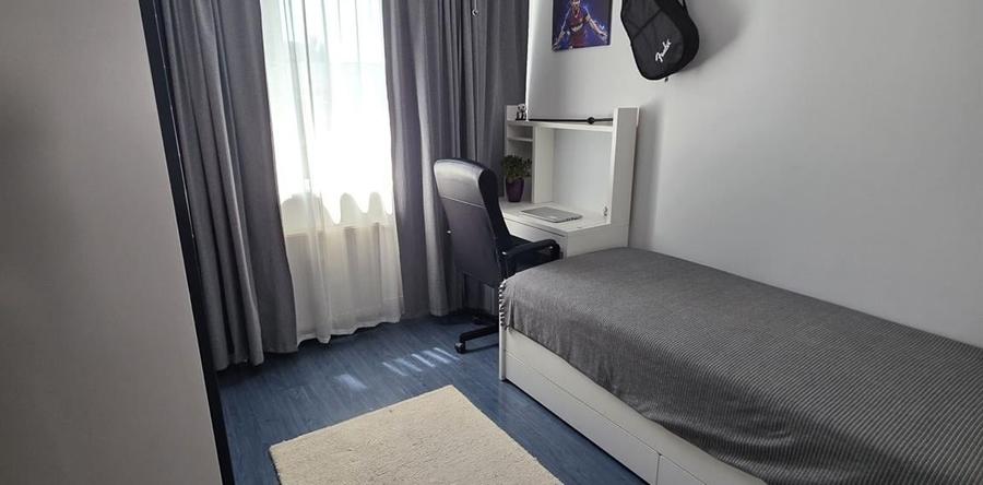 Apartament cu 3 camere decomandat în Titan
