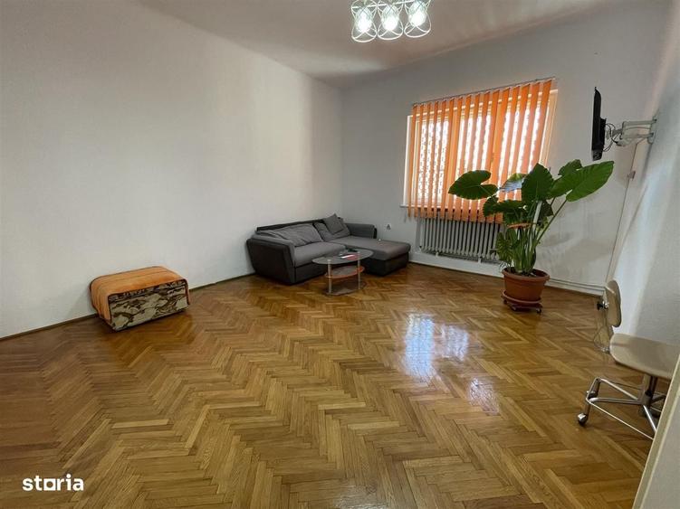 Apartament cu 4 camere în Central