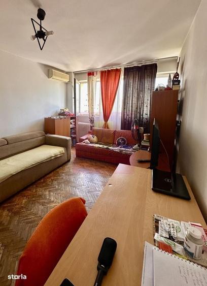 Apartament cu 3 camere semidecomandat în Mihai Bravu