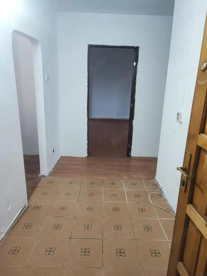 Apartament cu 3 camere decomandat în Agigea