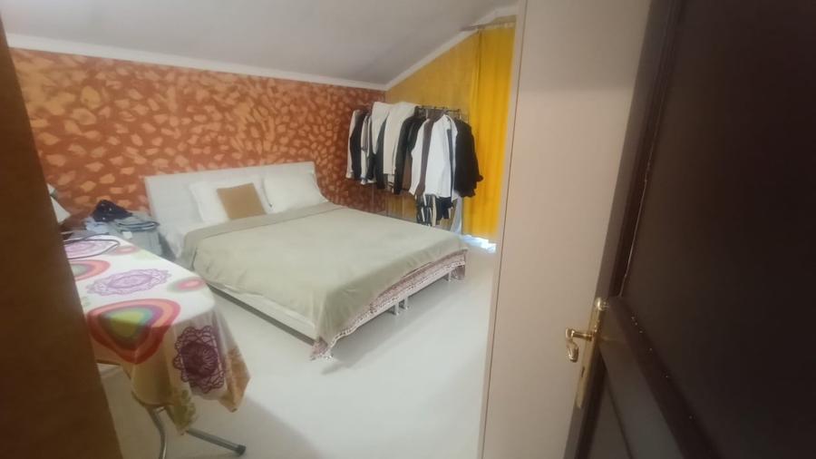 Casă individuală cu 4 camere cu Canalizare în Popoveni