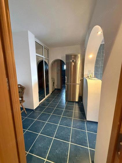 Apartament cu 2 camere decomandat în Micro 20