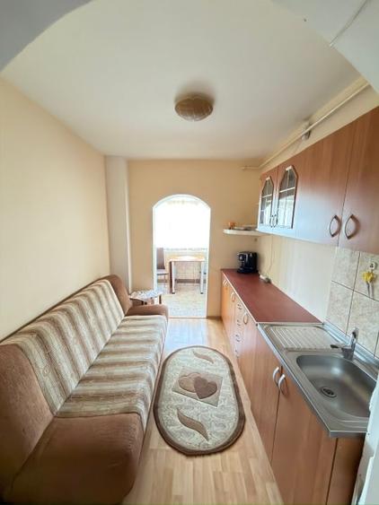 Apartament cu 2 camere decomandat, mobilat în Central