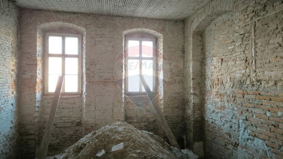 Casă cu 4 camere cu Teren 317 Mp în Dumbrăveni