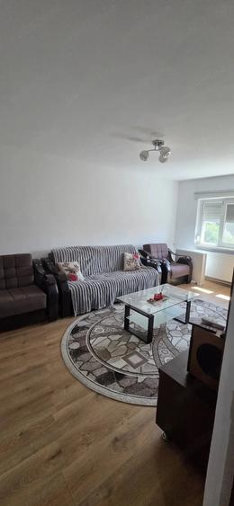 Inchiriere apartament 2 camere zona centrului comercial Pelendava - 1Mai - 3