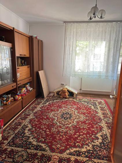 Casă cu 4 camere cu Teren 750 Mp în Central
