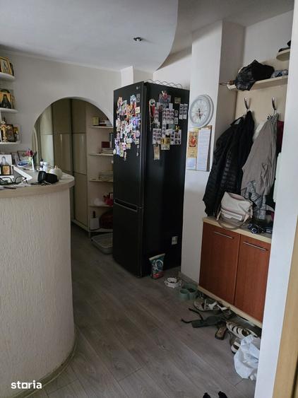Apartament cu 3 camere decomandat în Alfa