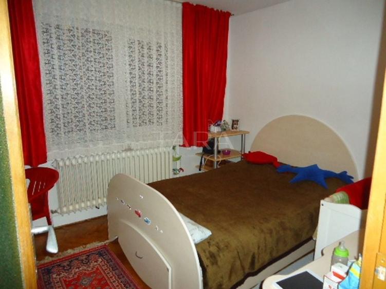 Apartament cu 4 camere semidecomandat, mobilat în Mănăștur