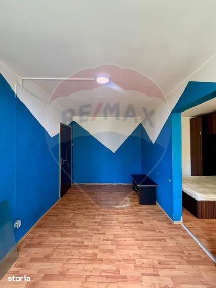 Apartament cu 3 camere semidecomandat în Central