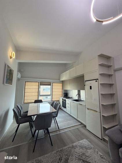 Apartament cu 3 camere în Podu Roș