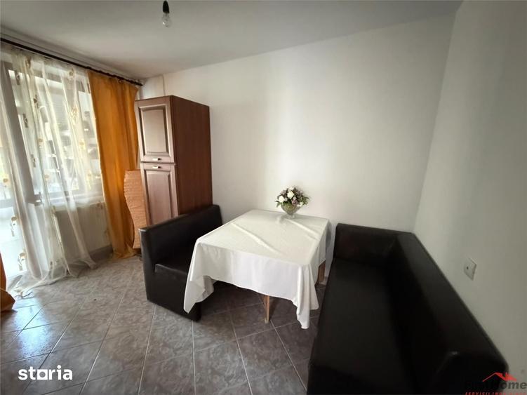 Apartament cu 3 camere decomandat în Sud