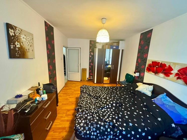 Apartament cu 3 camere decomandat în Baza 3