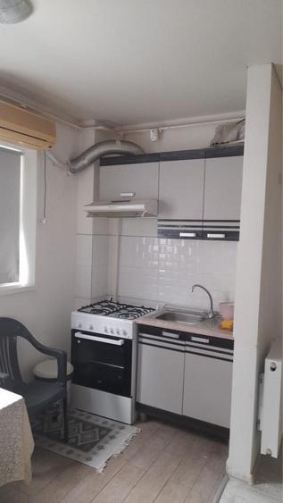 Apartament cu 2 camere semidecomandat în Roșu