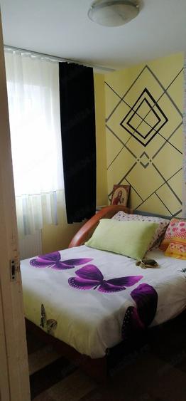 Apartament cu 3 camere semidecomandat în Exterior Vest