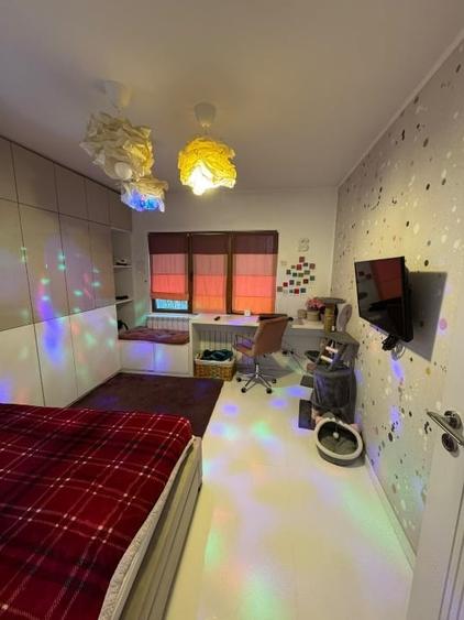 Apartament cu 4 camere semidecomandat, mobilat în Siderurgiștilor