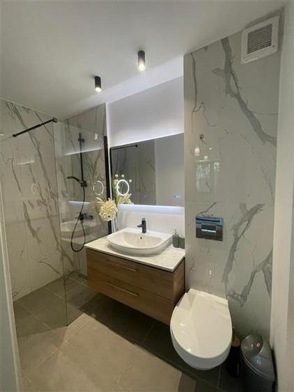 Apartament cu 3 camere semidecomandat în Foișorul de Foc