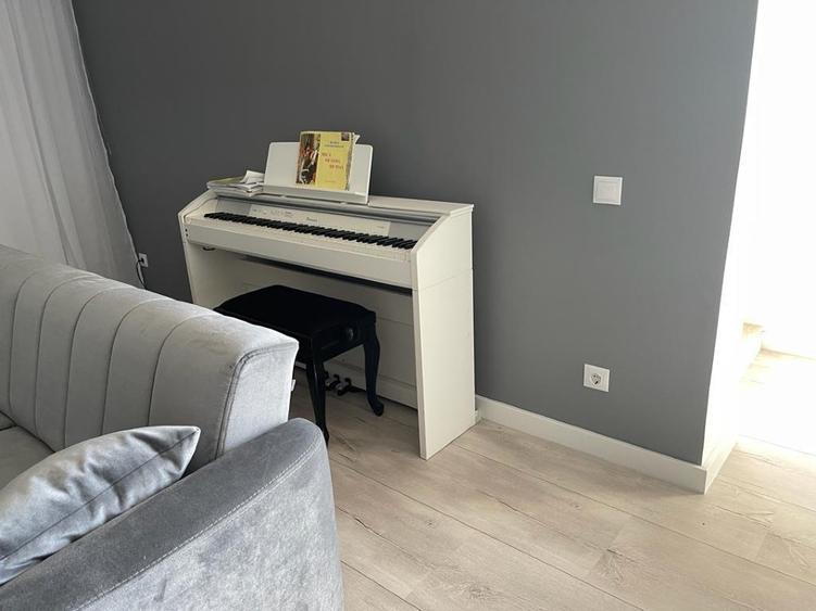 Apartament cu 4 camere decomandat, mobilat în Tei