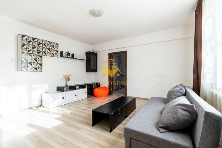 Apartament cu 2 camere semidecomandat, mobilat în Central