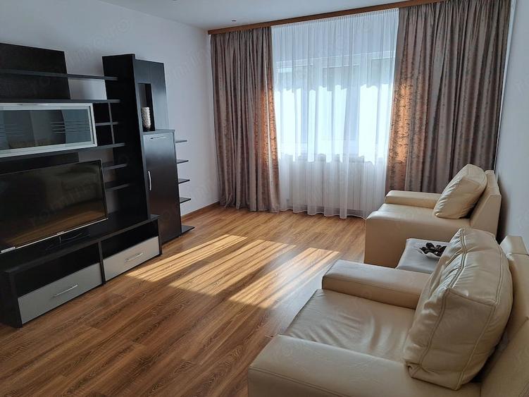 Apartament cu 3 camere decomandat în Siderurgiștilor