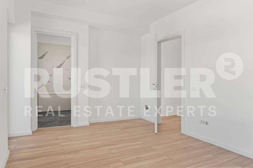 Casă individuală cu 4 camere cu Teren 300 Mp în Tunari