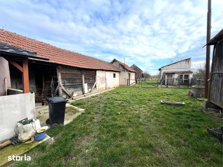 Casă cu 3 camere cu Teren 1850 Mp în Odoreu