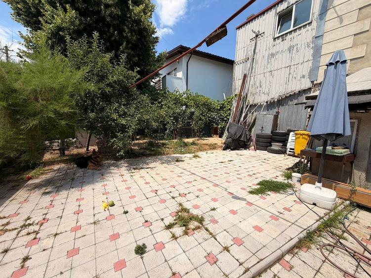 Casă individuală cu 6 camere cu Canalizare în Eroii Revoluției