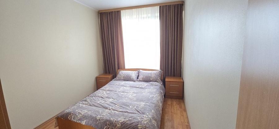 Apartament cu 3 camere decomandat, mobilat în Carpați 2