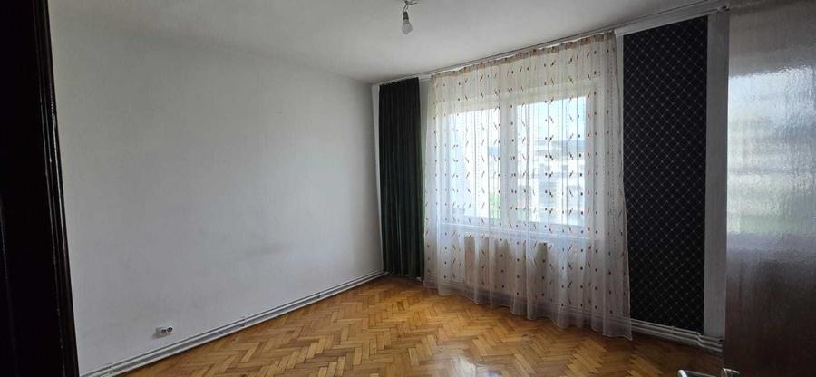 Apartament 65mp Targu Mures, Cartierul Tudor decomandat, 3 camere, 2 bai, balcon, etaj 3 - 5