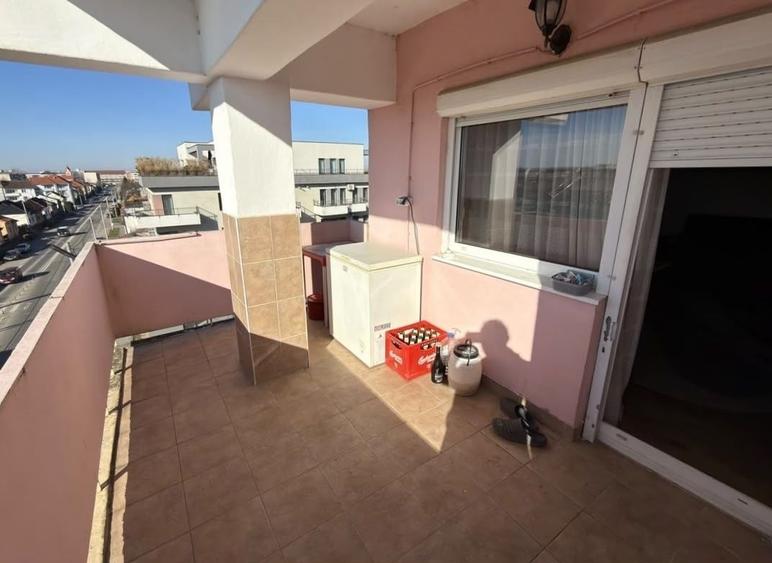 Apartament cu 3 camere decomandat în Micro 17