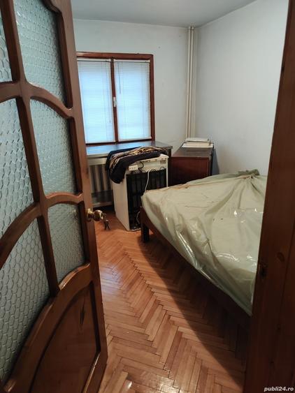 Apartament cu 4 camere decomandat în Micro 3