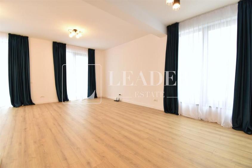 Duplex cu 5 camere cu Teren 250 Mp în Central