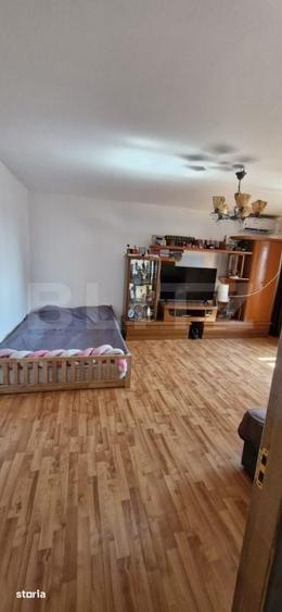 Apartament cu 3 camere în Micro 12