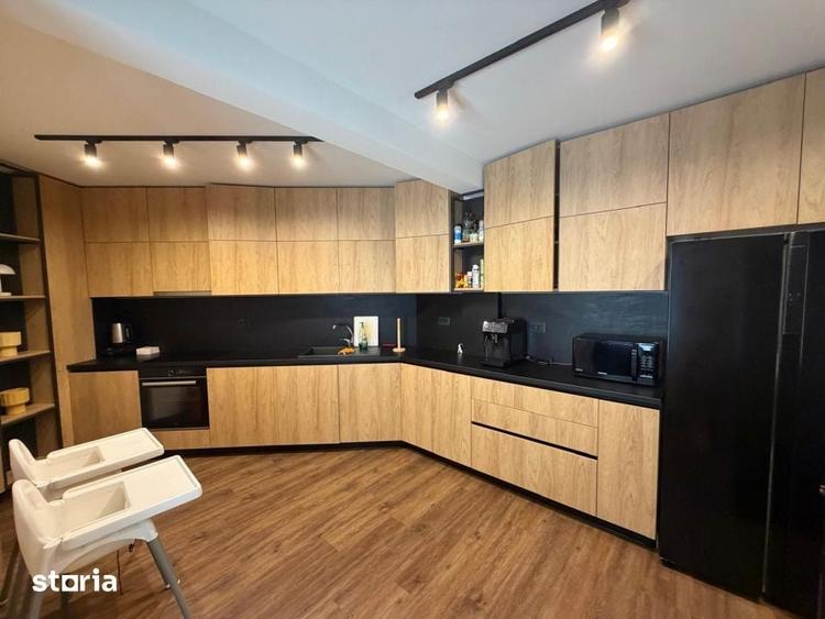 Casă cu 6 camere cu Teren 3400 Mp în Mănăstirea Humorului