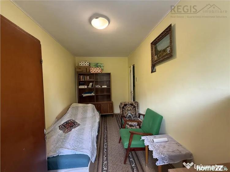 Apartament cu 3 camere semidecomandat în Astra