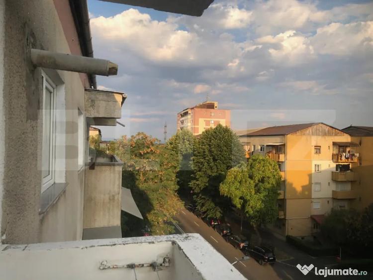 Apartament cu 2 camere decomandat în Micro 17