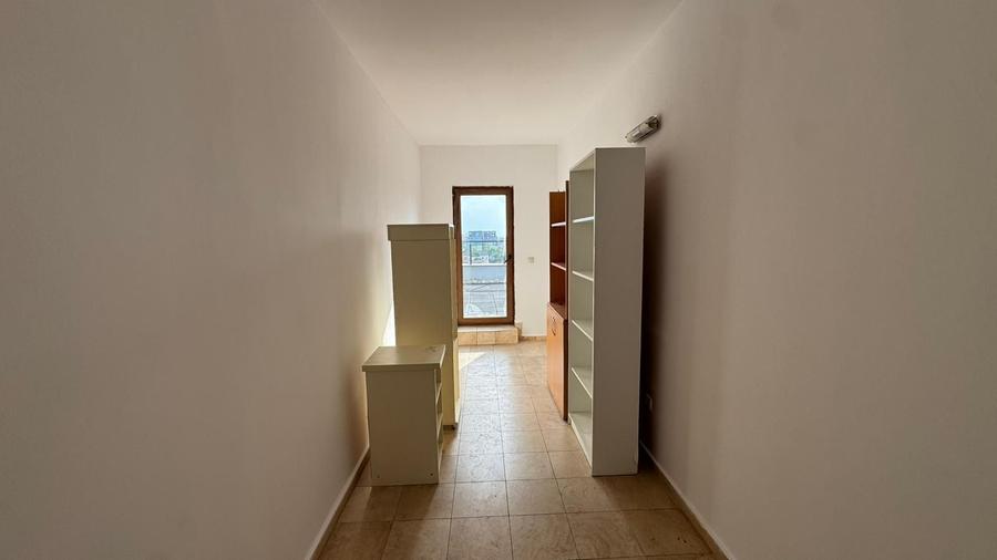 Apartament cu 3 camere, mobilat în Complex Studențesc