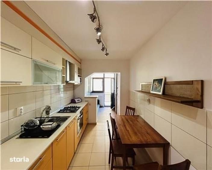 Apartament cu 3 camere decomandat în Central