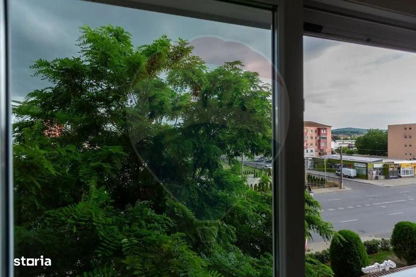 Apartament cu 3 camere de vanzare in zona apreciata - 1