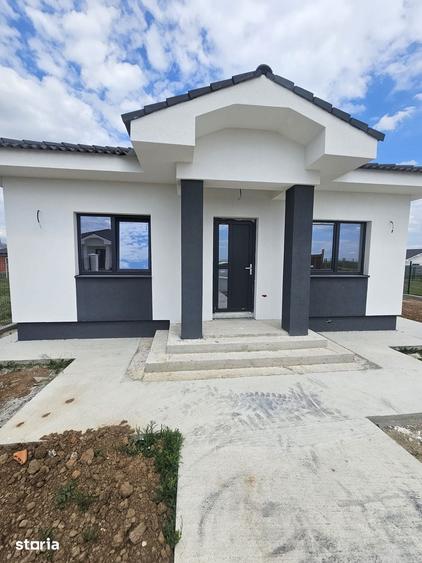 Casă cu 4 camere cu Teren 500 Mp în Central