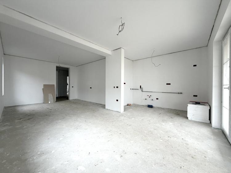 Duplex cu 3 camere cu Canalizare în Urseni